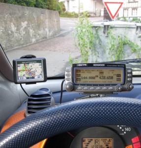 TM-D700 im Auto mit GPS